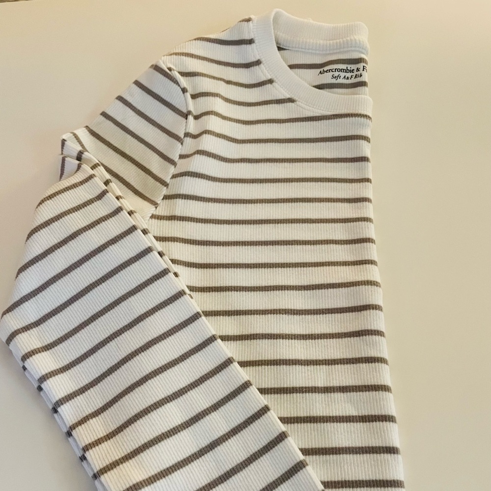 Abercrombie kids. Soft rib long sleeve shirt